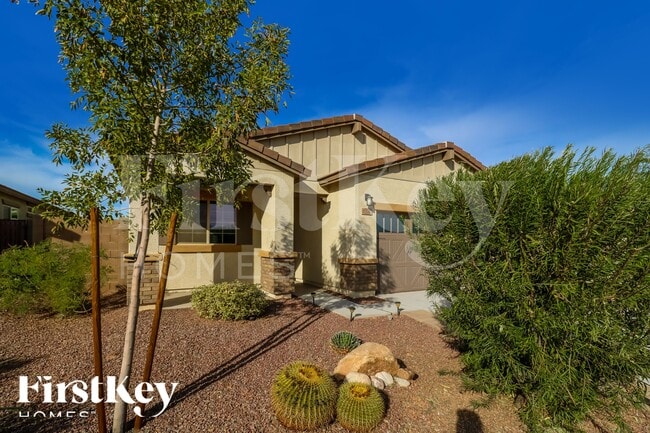 17126 W Seldon Ln in Waddell, AZ - Foto de edificio - Building Photo