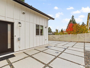 10712 Linden Ave N in Seattle, WA - Building Photo - Building Photo