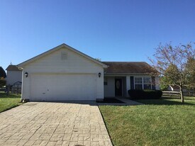 1567 Wildbrook Ct in Amelia, OH - Building Photo