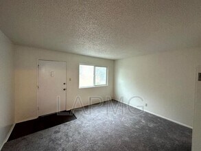 169 W 42nd St in Los Angeles, CA - Building Photo - Building Photo