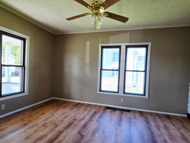 141 W 1st St in Manteno, IL - Building Photo - Building Photo
