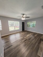 525 73rd Ave N in St. Petersburg, FL - Building Photo - Building Photo