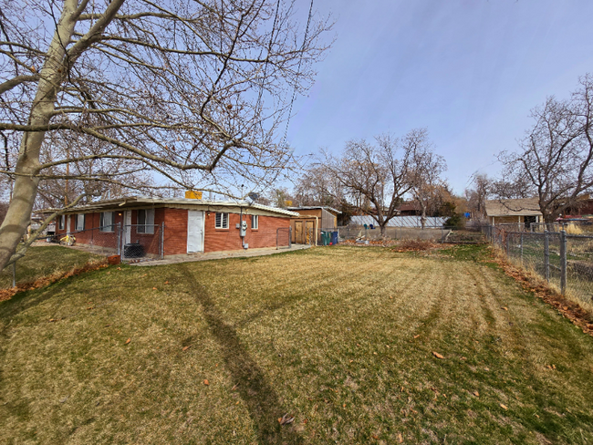 2583 W 4800 S-Unit -A in Roy, UT - Building Photo - Building Photo