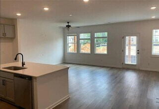 3136 Marbella Cir in Kennesaw, GA - Building Photo - Building Photo