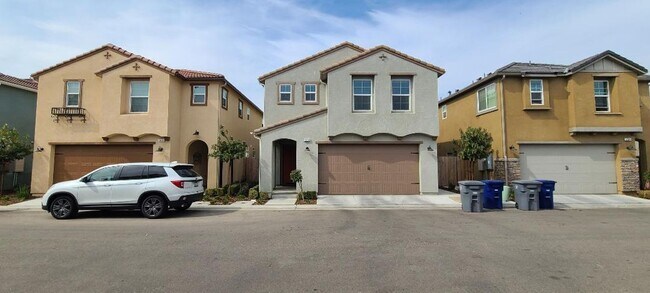 1534 Zenith Point in Clovis, CA - Building Photo - Building Photo