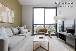 740 N Aberdeen St in Chicago, IL - Building Photo