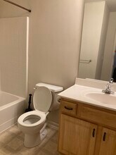 274 N Ferrel St in Olathe, KS - Foto de edificio - Building Photo