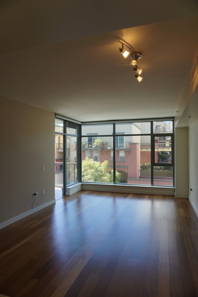 1441 9th Ave, Unit 4th floor in San Diego, CA - Building Photo - Building Photo