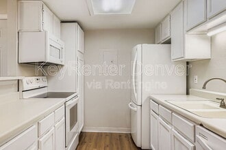 18063 E Ohio Ave in Aurora, CO - Building Photo - Building Photo