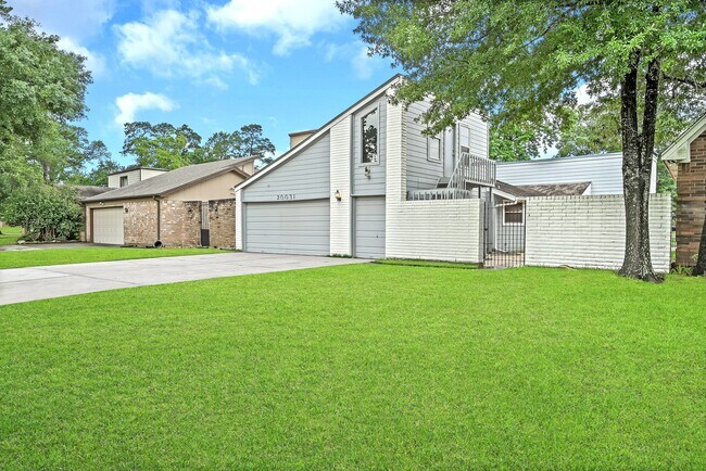 20031 Sunny Shores Dr in Humble, TX - Foto de edificio - Building Photo