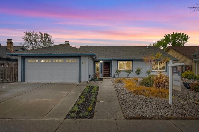 1032 Friar St in Stockton, CA - Building Photo - Building Photo