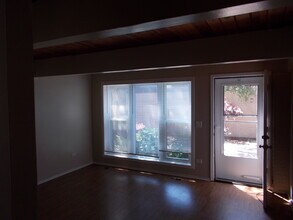 930 E Shady Way, Unit 2 in Arlington Heights, IL - Foto de edificio - Building Photo