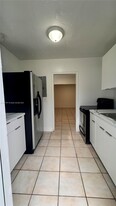 131 NW 32nd Ct in Miami, FL - Building Photo - Building Photo