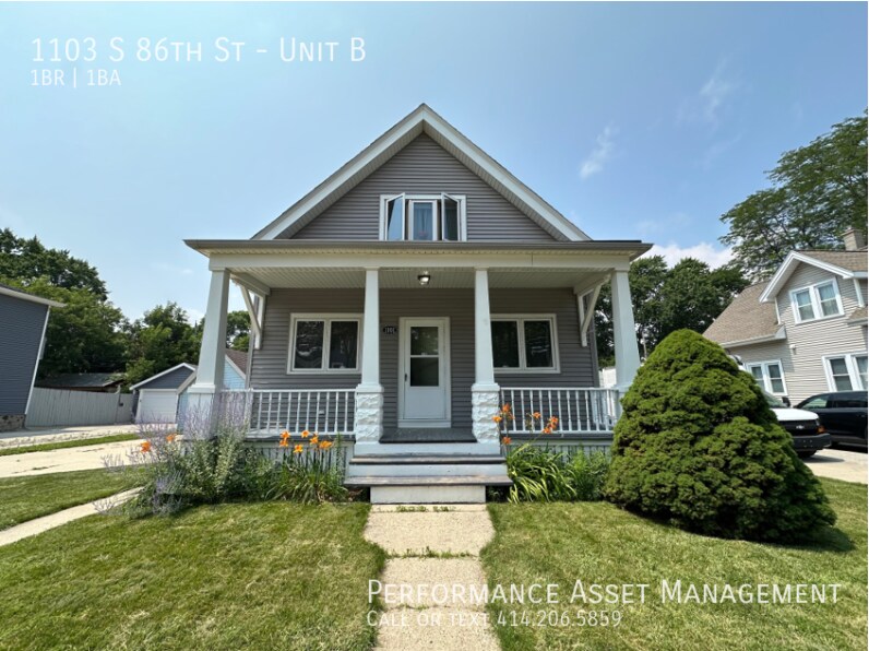 1103 S 86th St in West Allis, WI - Building Photo
