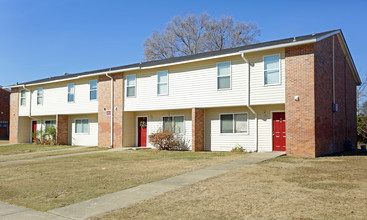 Sherwood Apartments in Montgomery, AL - Building Photo - Building Photo