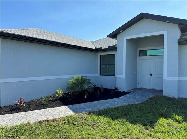 property at 916 Apple Ave