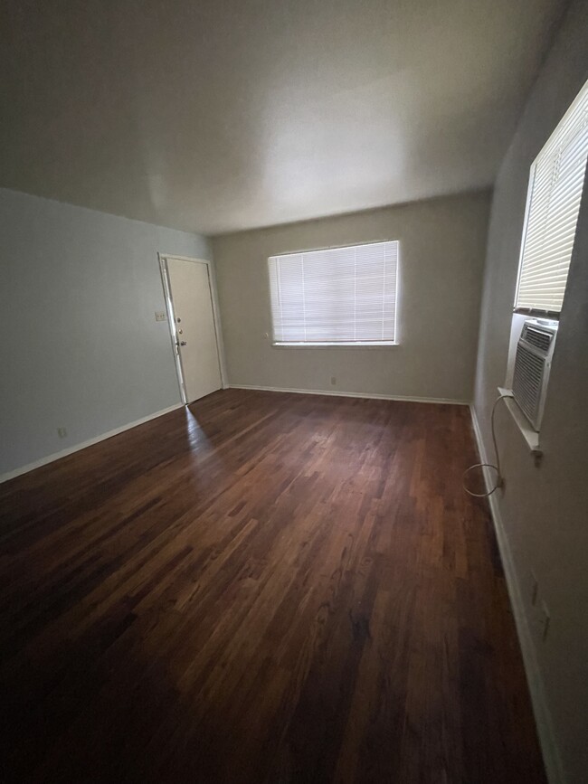 1108 Neff St, Unit 3 in Denton, TX - Building Photo - Building Photo