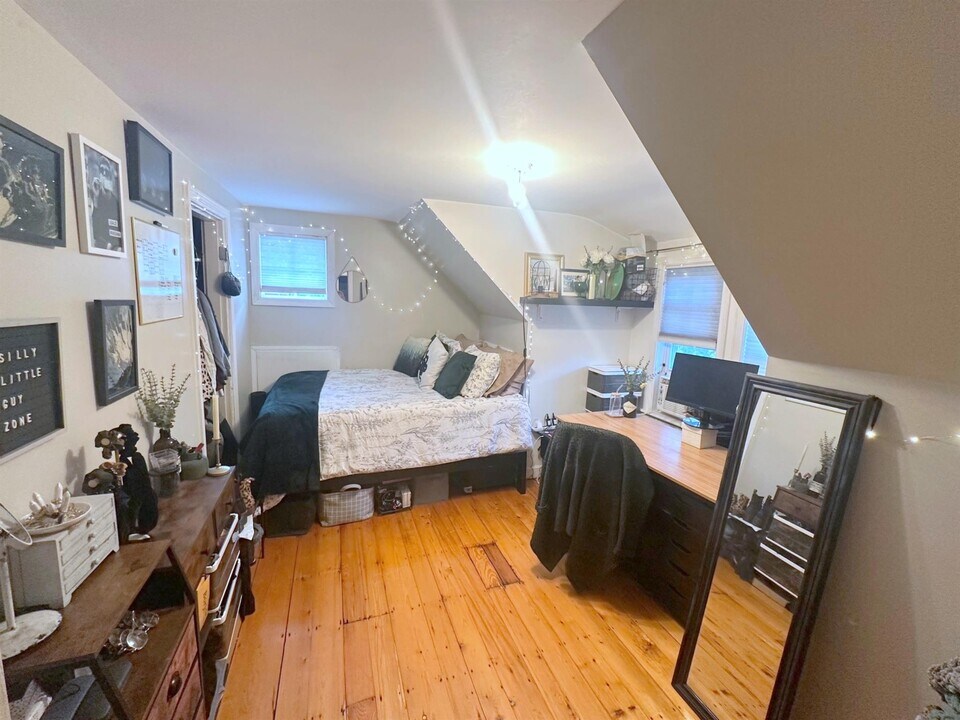30 Rogers Ave, Unit 3 in Somerville, MA - Building Photo