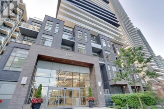 56 Annie Craig Dr in Toronto, ON - Building Photo - Building Photo