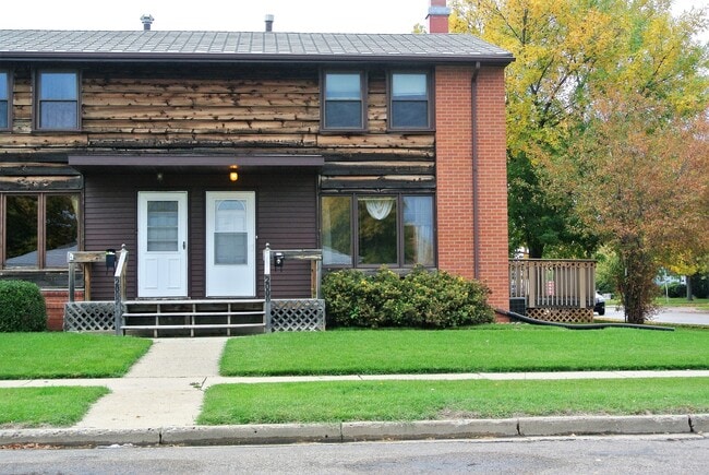 property at 2000 4th St NW