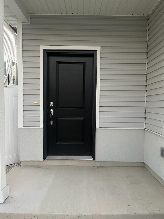 340 N Colonnade Rd in Saratoga Springs, UT - Building Photo - Building Photo