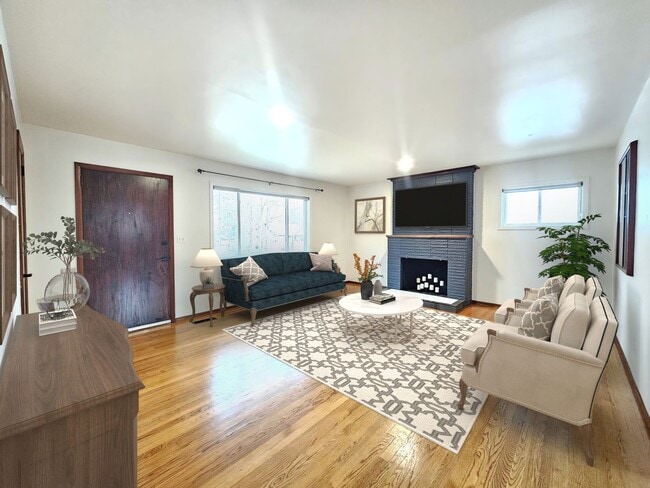 property at 912 E 11th Ave