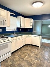 9 Crossroad Dr in Fairview Heights, IL - Building Photo - Building Photo