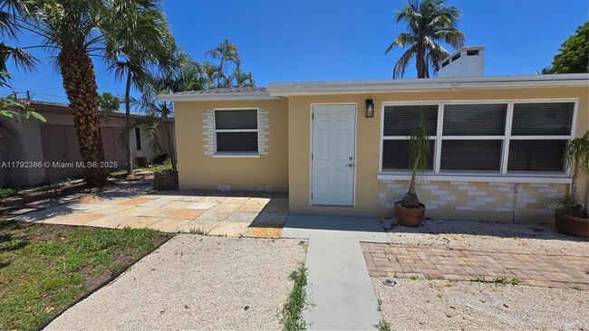 1448 NE 24th Ct in Wilton Manors, FL - Building Photo - Building Photo