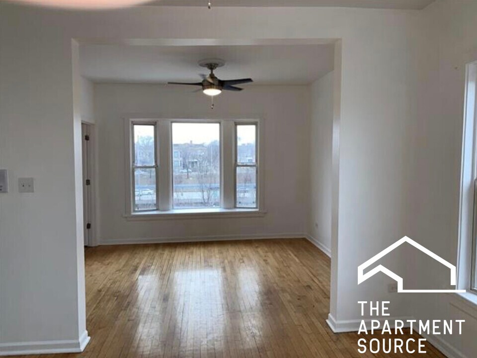 4058 W Congress Pkwy in Chicago, IL - Building Photo