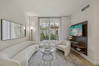 Gran Vista at Doral in Doral, FL - Foto de edificio - Building Photo