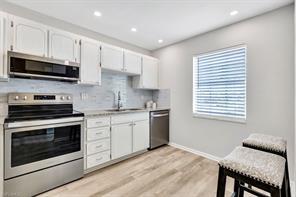 1830 Brantley Rd-Unit -204 in Ft. Myers, FL - Foto de edificio - Building Photo