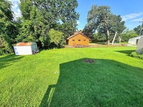 465 3rd Ave, Unit Lower in Newport, MN - Foto de edificio - Building Photo