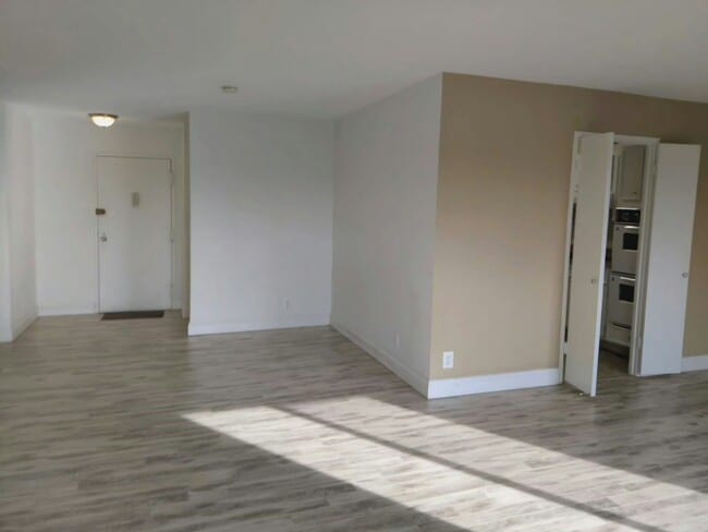 205 Yoakum Pkwy in Alexandria, VA - Building Photo - Building Photo