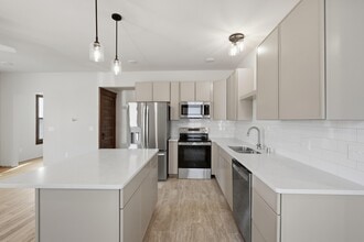 808 W Main St in Stoughton, WI - Building Photo - Building Photo