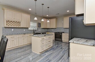 15723 Wood Duck Crossing Dr in Charlotte, NC - Building Photo - Building Photo