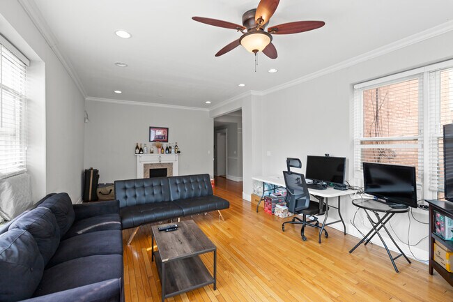 433 W Wellington Ave, Unit 2s in Chicago, IL - Building Photo - Building Photo