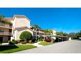 8735 Olde Hickory Ave in Sarasota, FL - Building Photo