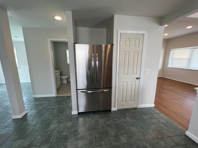 28033 Rosemont St in Roseville, MI - Building Photo - Building Photo