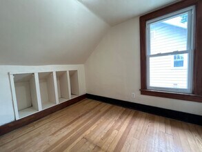 1714 Roys Ave in Elkhart, IN - Building Photo - Building Photo