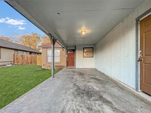 8206 Colony Loop Dr in Austin, TX - Building Photo - Building Photo