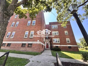 4200 Grand Ave in Des Moines, IA - Foto de edificio - Building Photo