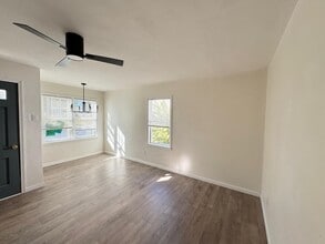 1218 Ridge Ave in Collinsville, IL - Building Photo - Building Photo