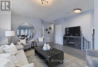 1 Goldie Ave in Brampton, ON - Building Photo - Building Photo