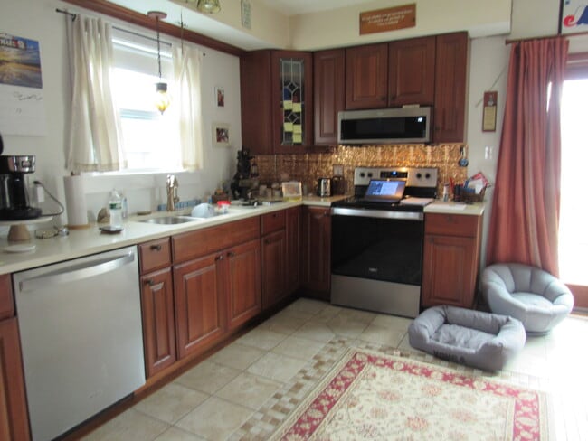 401 Parkwood Ave in Johnstown, NY - Building Photo - Building Photo