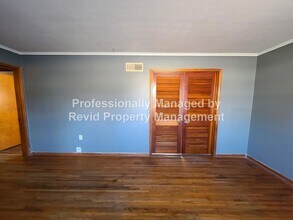 2375 St Elmo Ave in Memphis, TN - Building Photo - Building Photo