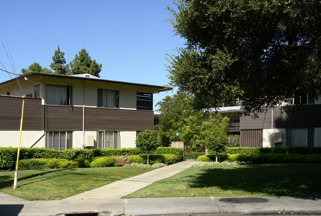 Noel Court Apartments