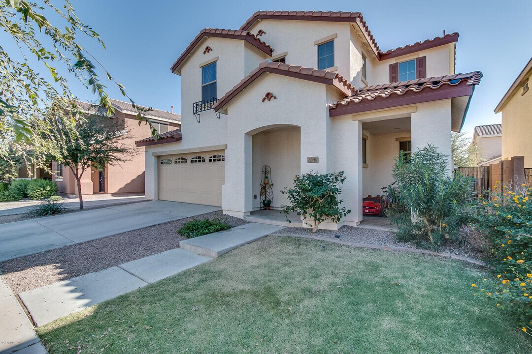 3545 E Carla Vista Dr in Gilbert, AZ - Foto de edificio