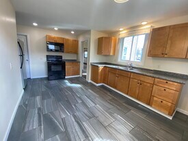 302 Perry St, Unit 302 Perry St in Horseheads, NY - Building Photo