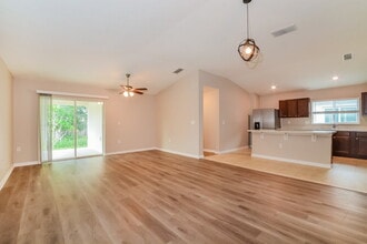 2284 Twin Flower Ln in Sanford, FL - Building Photo - Building Photo