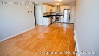 14 Murdock St in Somerville, MA - Building Photo